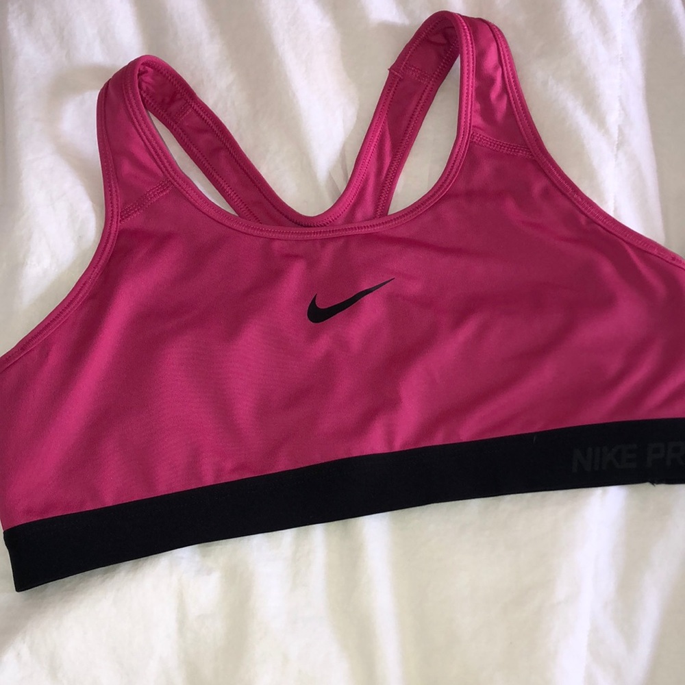 Nike pro sports bra